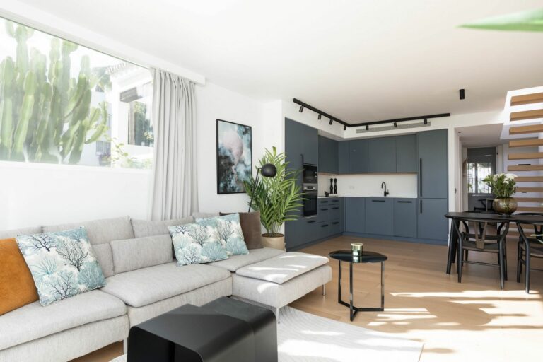 13b68b14343c2261474f3497a88e3e9f - 3