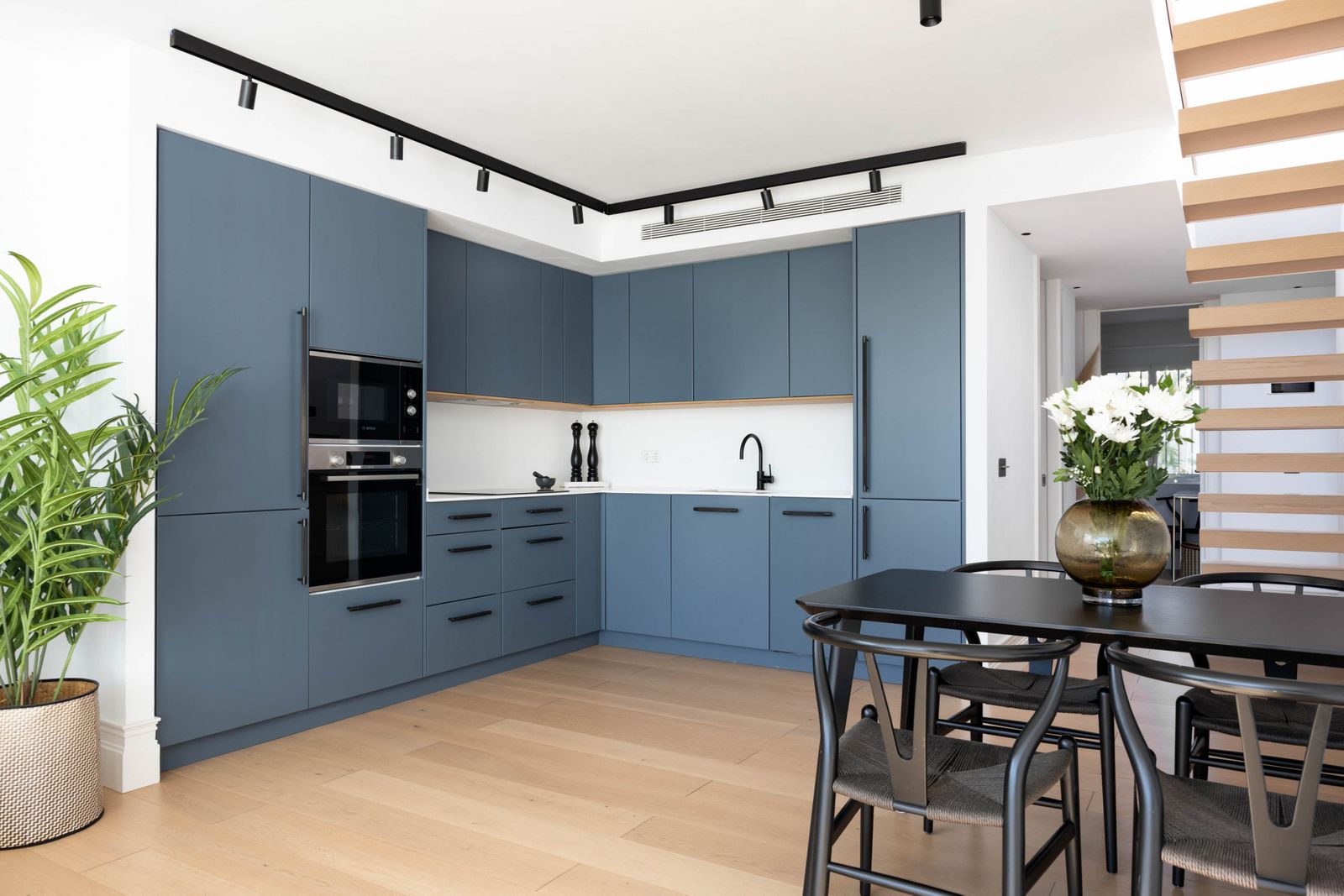 13b68b14343c2261474f3497a88e3e9f - 8