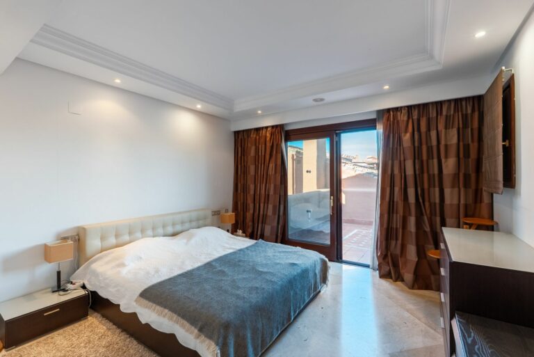 157f16301e57432ae8ccbc5356ac694a - 13