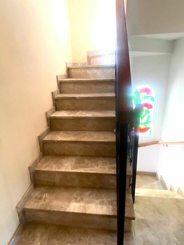 15c2390f4eb91ed6980bdf9f248ce3c3 - 12