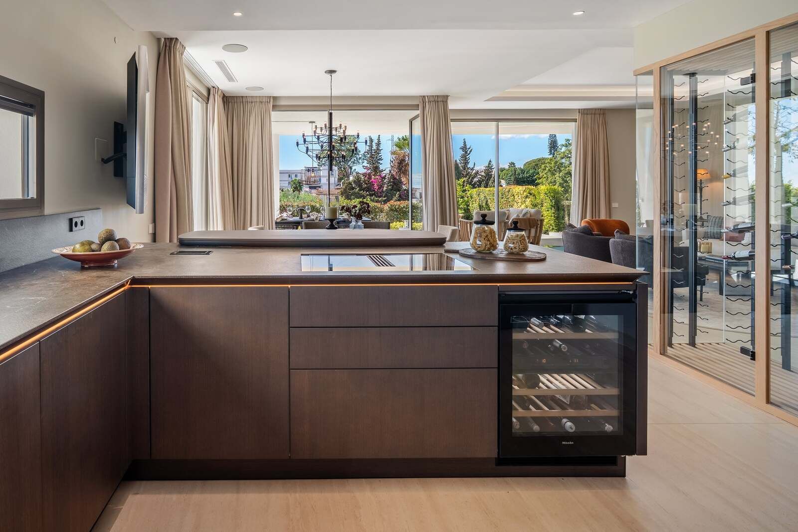 1672a5adbad3151db651e32df49701af - 12