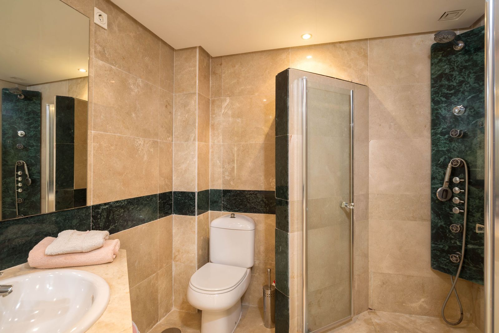 16d431aa78680a50c9c4fb12abc85012 - 10