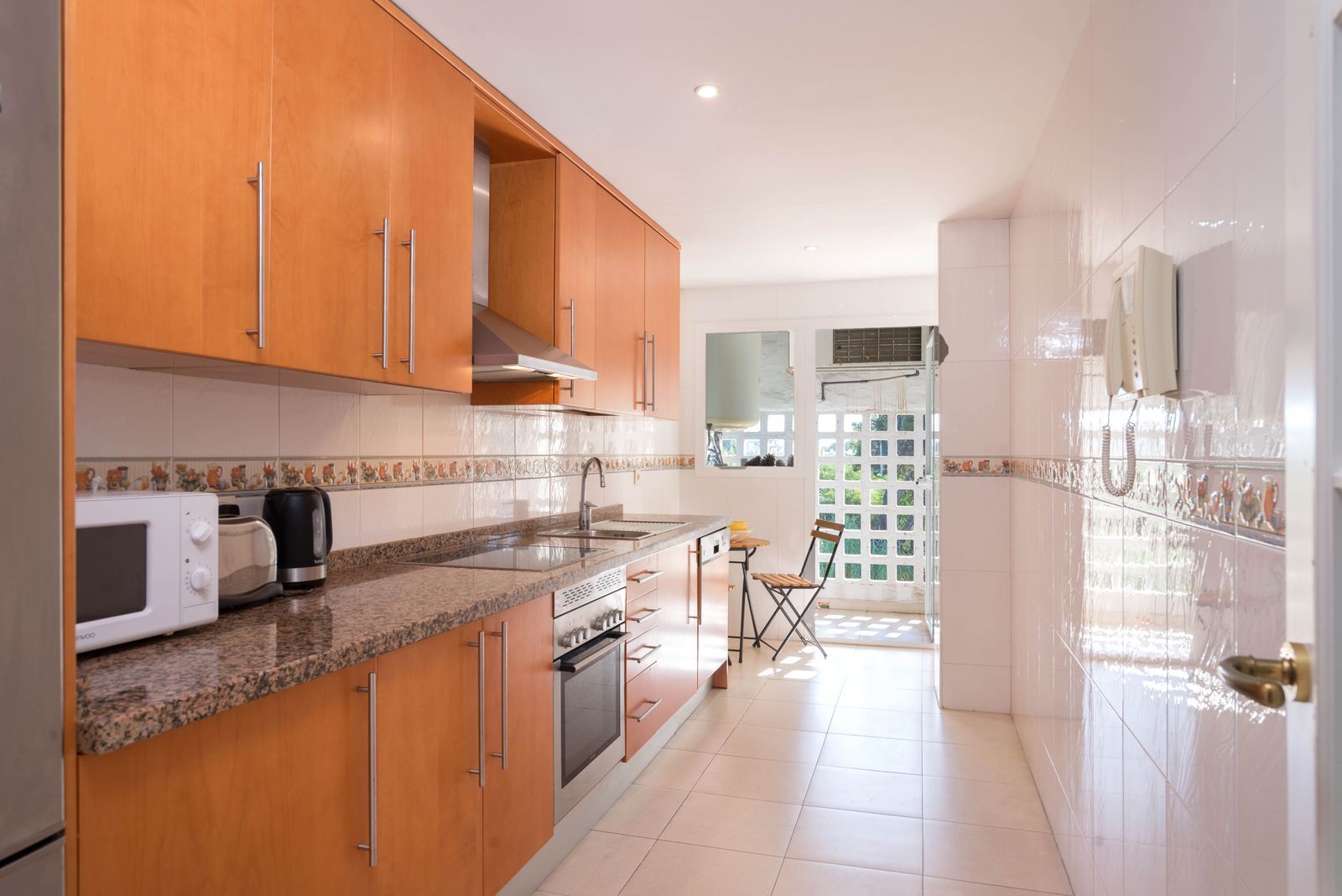 16d431aa78680a50c9c4fb12abc85012 - 16