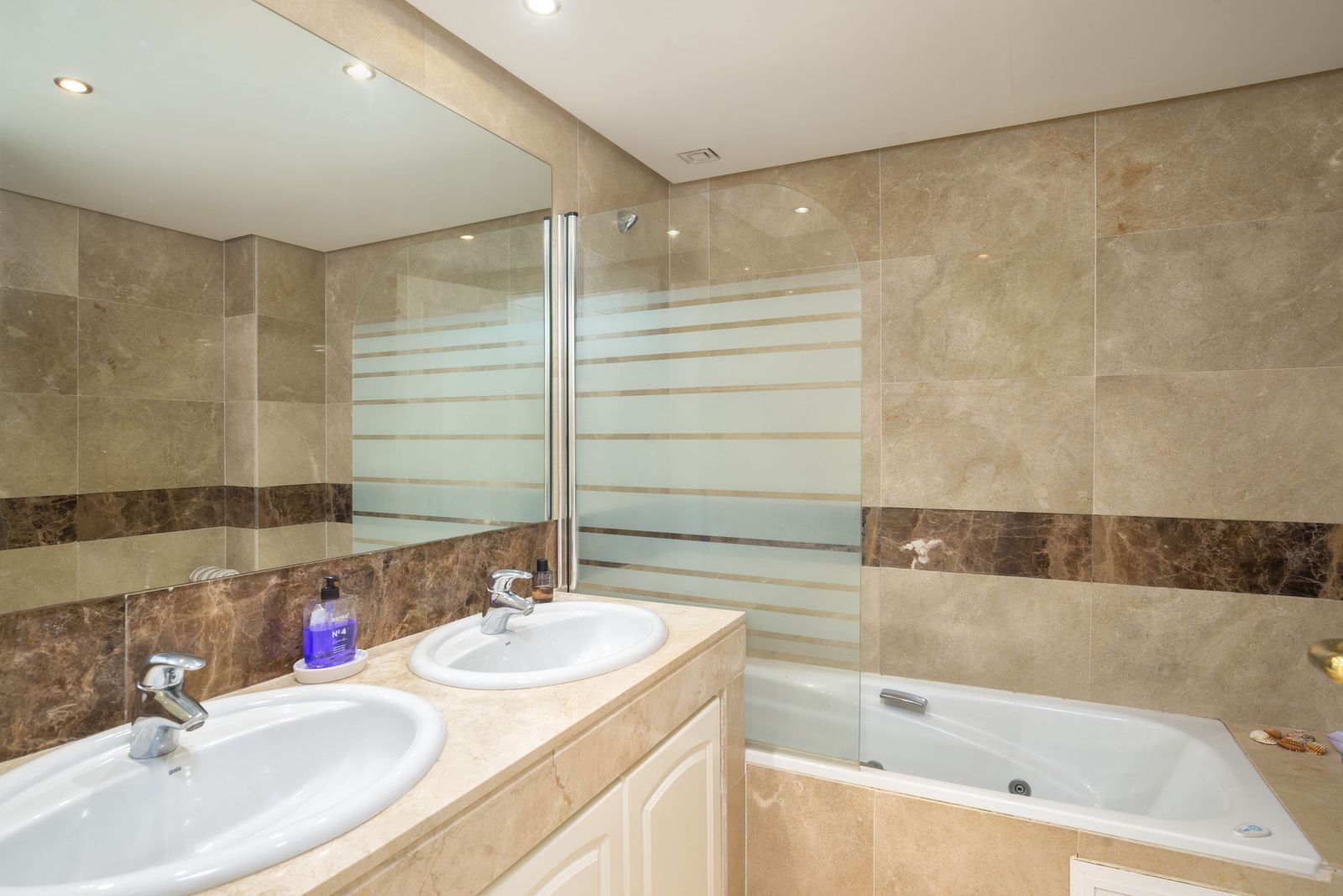 16d431aa78680a50c9c4fb12abc85012 - 6