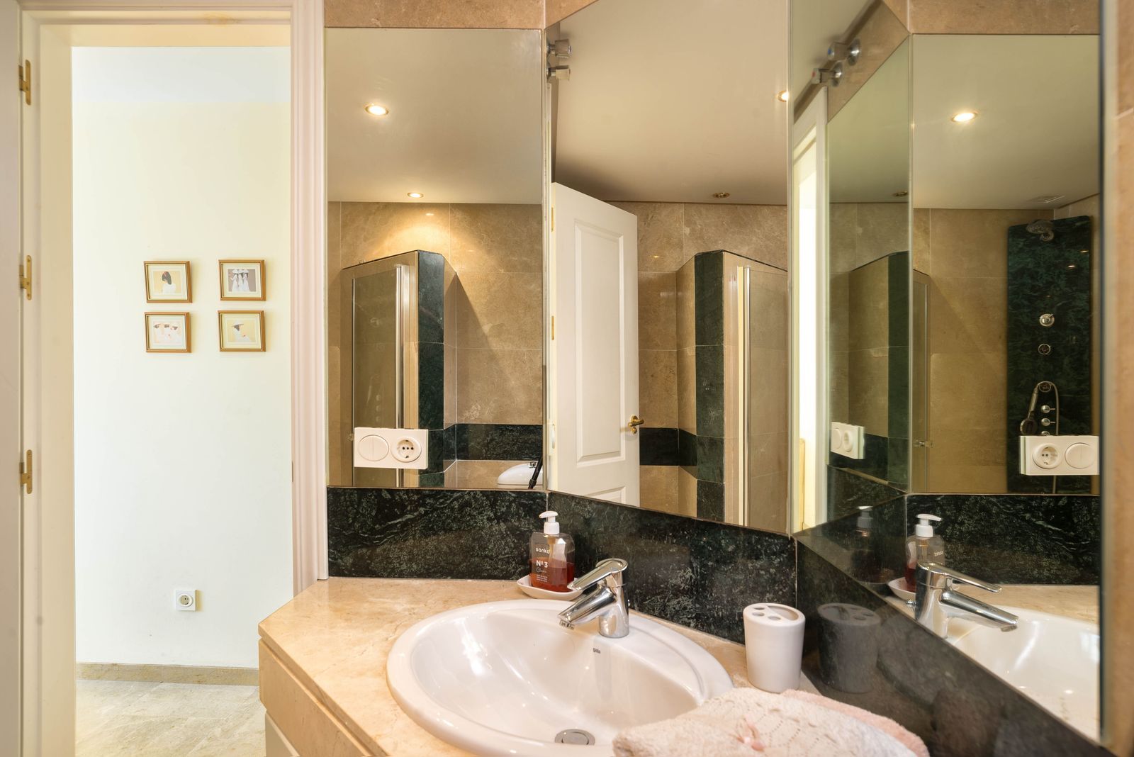 16d431aa78680a50c9c4fb12abc85012 - 9