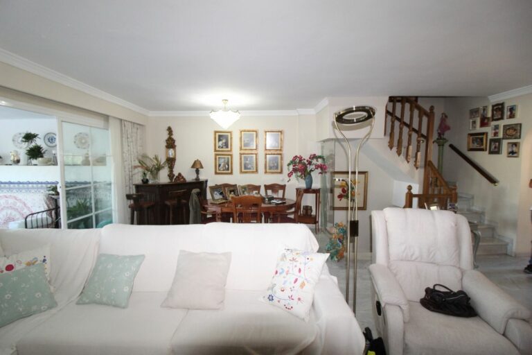 17db8b6e269359adb4c635eff0de9d2a - 16