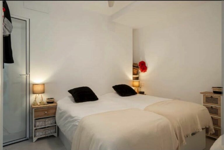 18d5906bfbc24d4e2fb2f243b3d76189 - 3