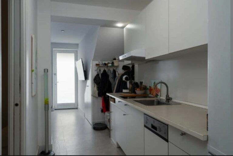 18d5906bfbc24d4e2fb2f243b3d76189 - 5