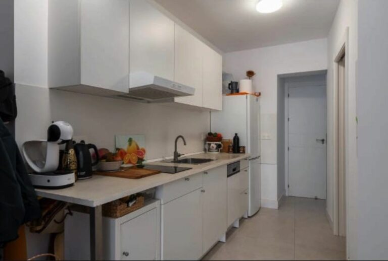 18d5906bfbc24d4e2fb2f243b3d76189 - 7