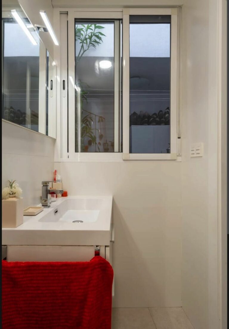 18d5906bfbc24d4e2fb2f243b3d76189 - 9