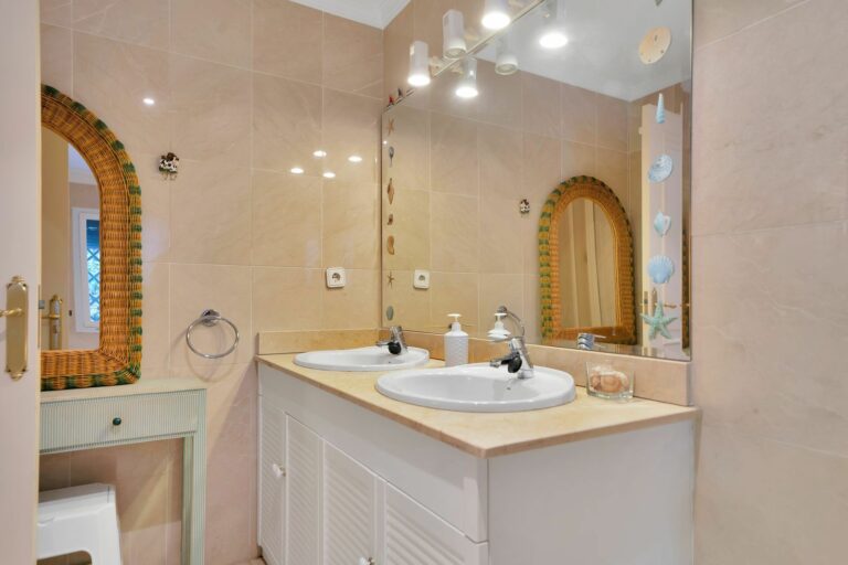 194f9e5f881fdc8dd8c1fe7ce19090ee - 10