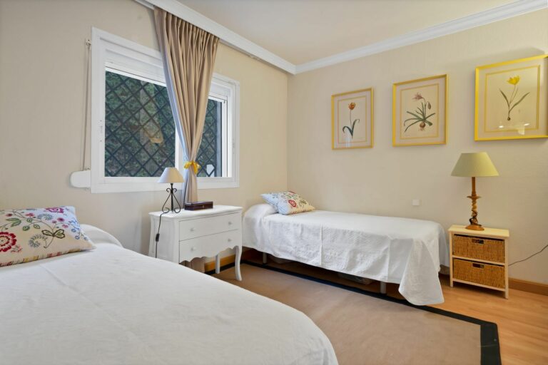 194f9e5f881fdc8dd8c1fe7ce19090ee - 9