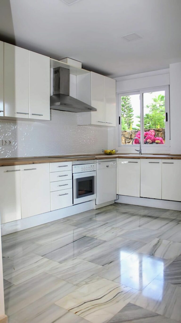 19729e0942d992dffb1c523687d022c4 - 11