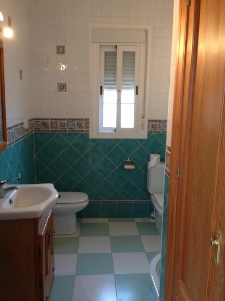 1a5b2e2c7309fbe367c0d4805740ff37 - 16