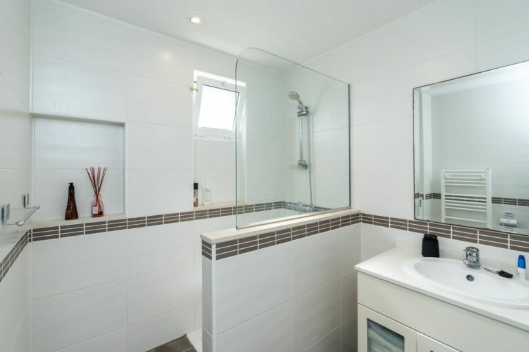 1ad63e0ffca2d1bdd5a3608611a43156 - 16