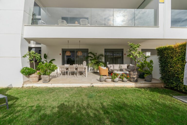 1e47442e3e8f30aeb12fe1a2accd6824 - 1