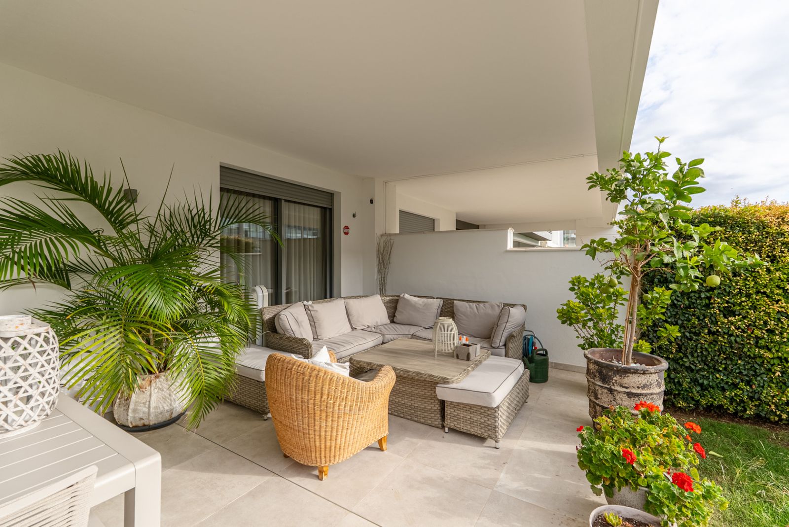 1e47442e3e8f30aeb12fe1a2accd6824 - 14