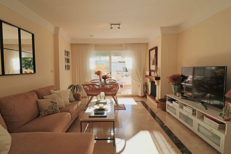 1f543da01e677ba426df986adae08d43 - 2