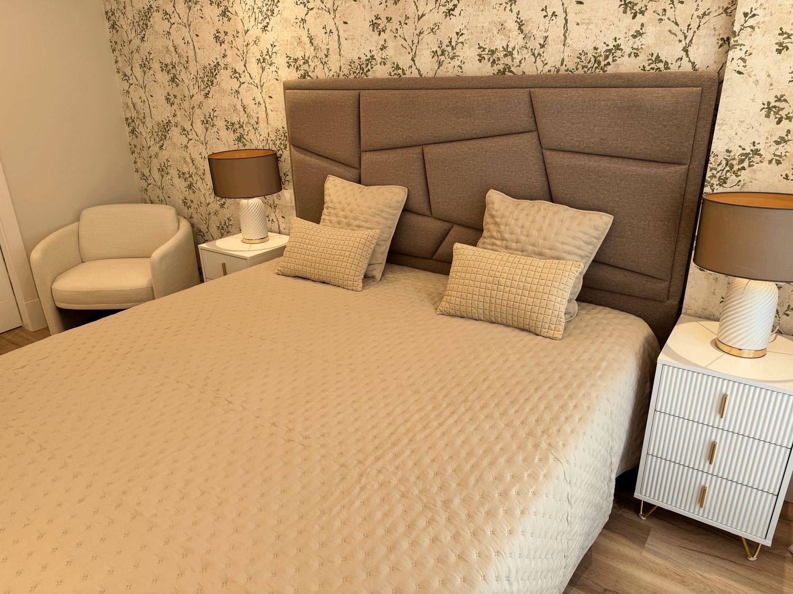 1f5d82644f8dd0ad9a5c294094214679 - 12