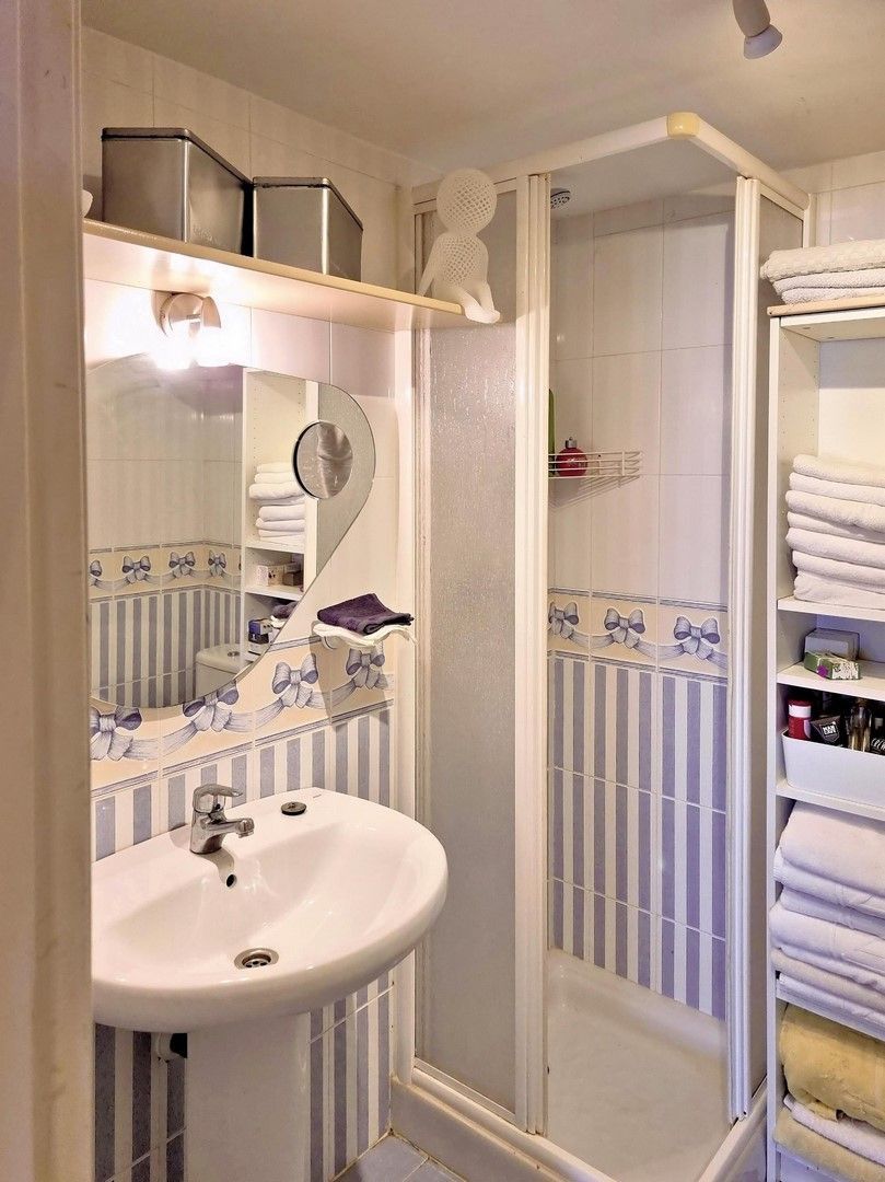 20e14e0d37d96f9e7584dd4411839e71 - 14