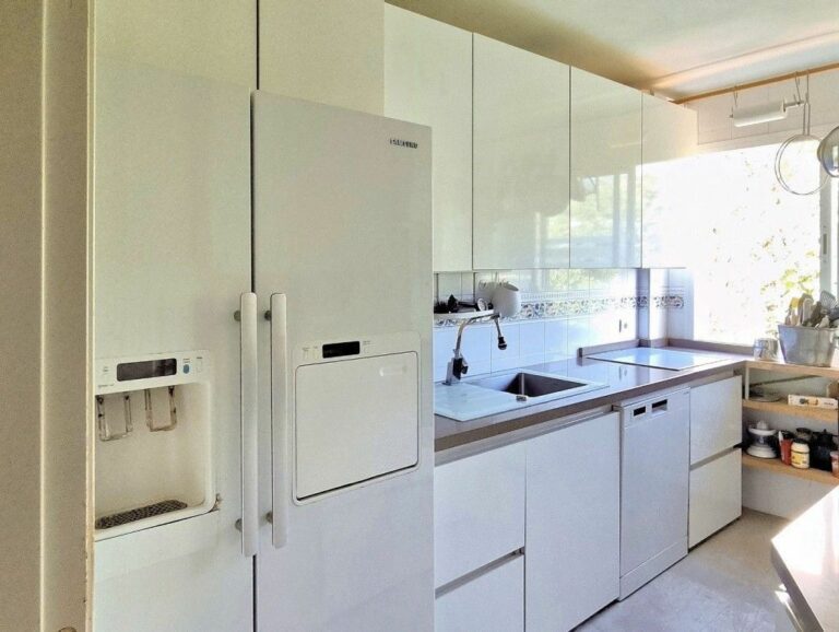 20e14e0d37d96f9e7584dd4411839e71 - 16