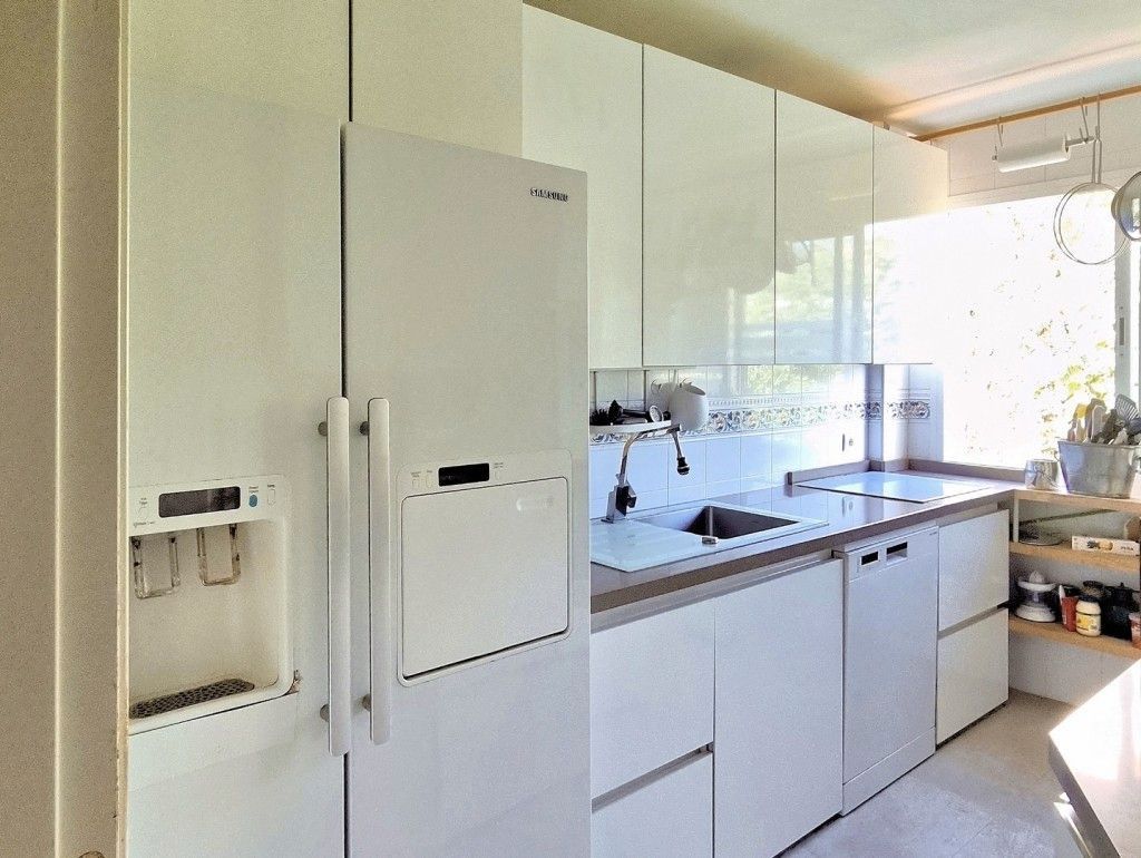 20e14e0d37d96f9e7584dd4411839e71 - 16