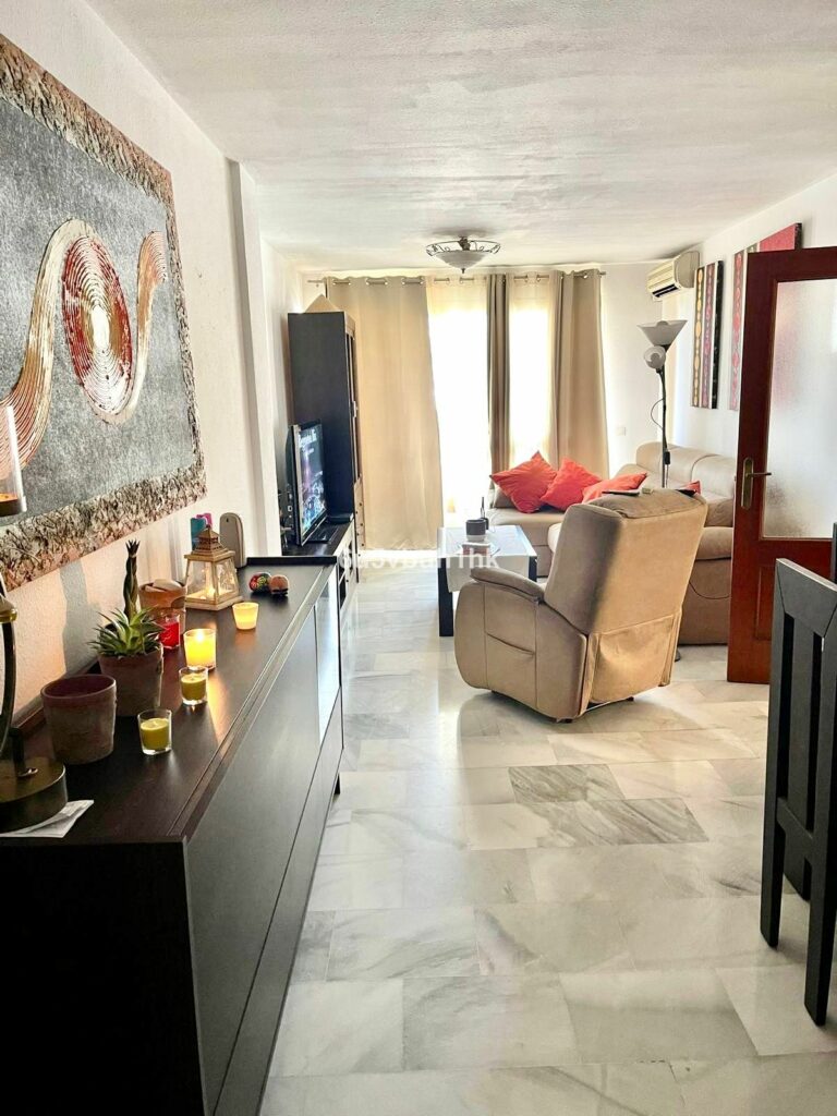 21470277b3f391ab00241e9e60ad29e8 - 1