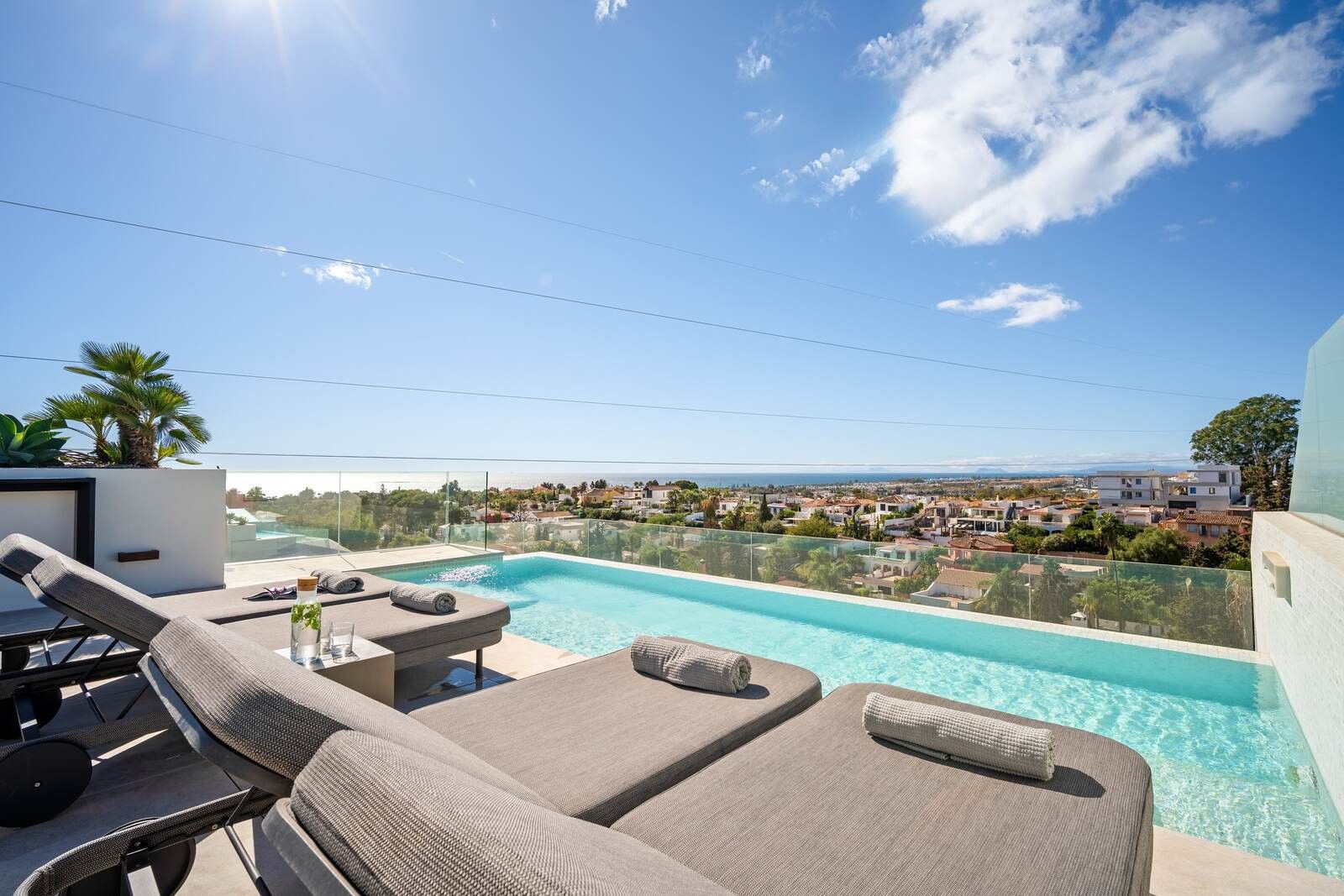 22b1445e4144f868e21b28740463bad2 - 2