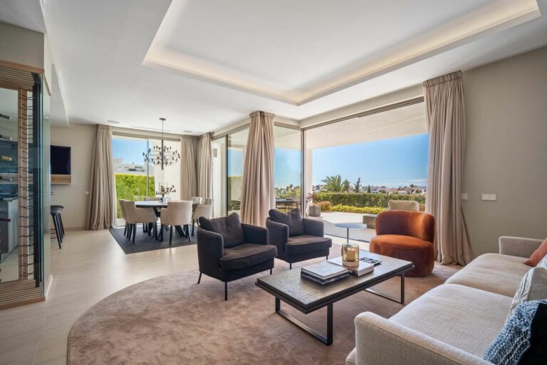 22b1445e4144f868e21b28740463bad2 - 8