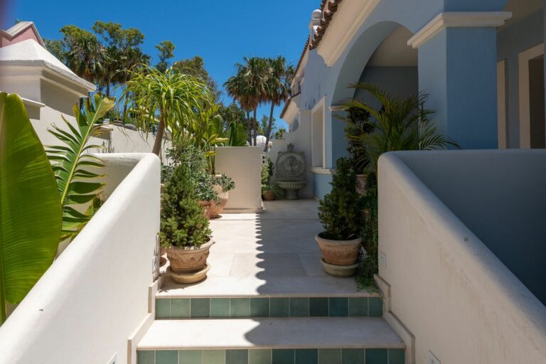 22c5597e15cab74608063ef6a356fa48 - 11