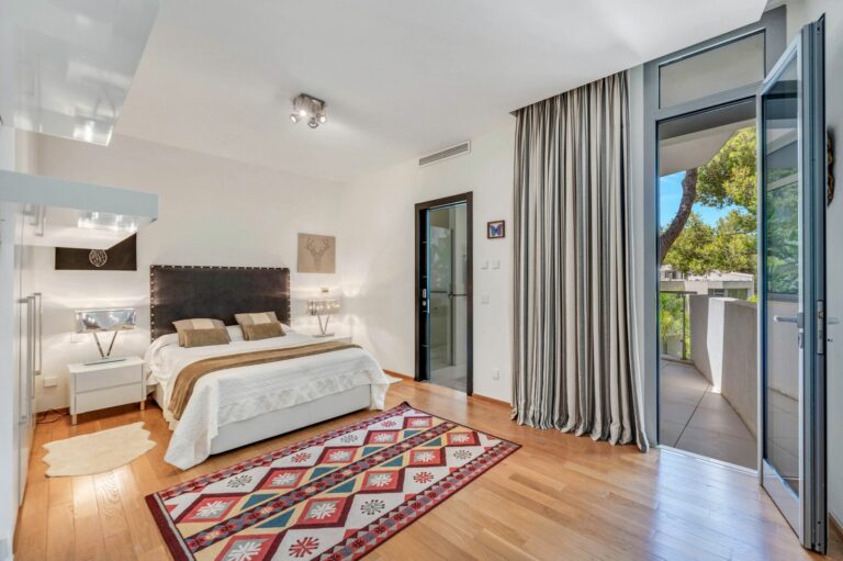 22ef613f86d7339c5fee3d875880120a - 14