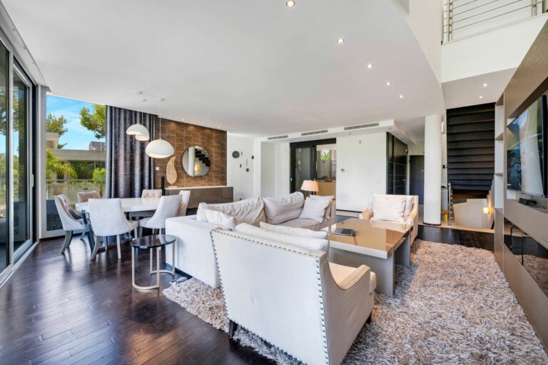 22ef613f86d7339c5fee3d875880120a - 2