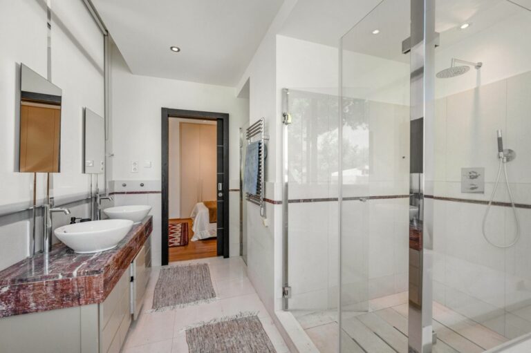 22ef613f86d7339c5fee3d875880120a - 9