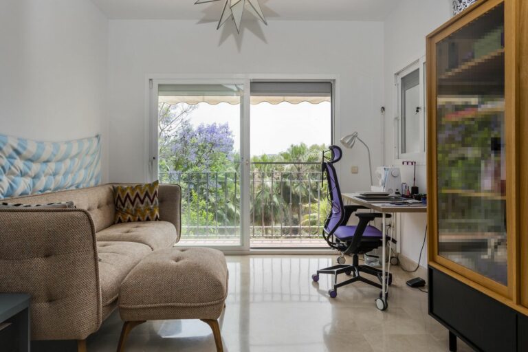 23697c3bd7a3ec8101240461eb414f36 - 10