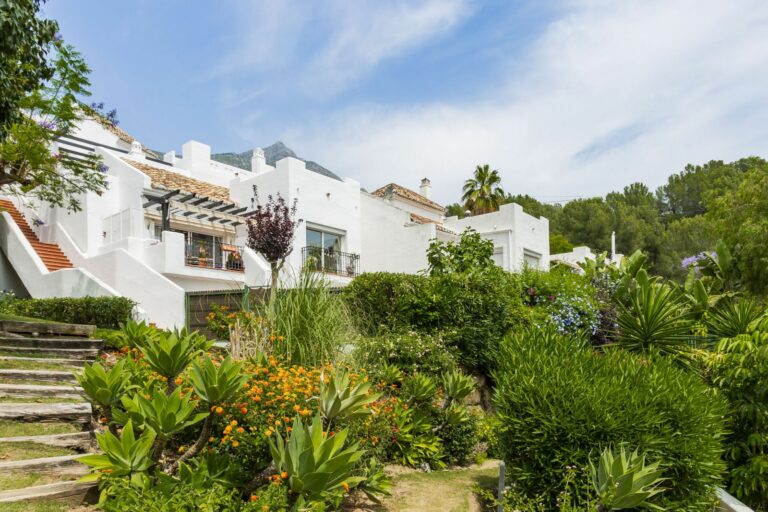 23697c3bd7a3ec8101240461eb414f36 - 4