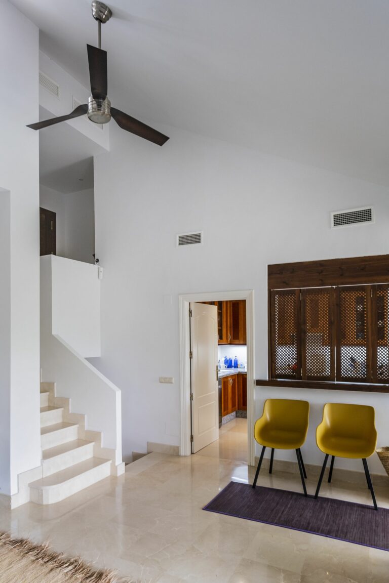 23697c3bd7a3ec8101240461eb414f36 - 6