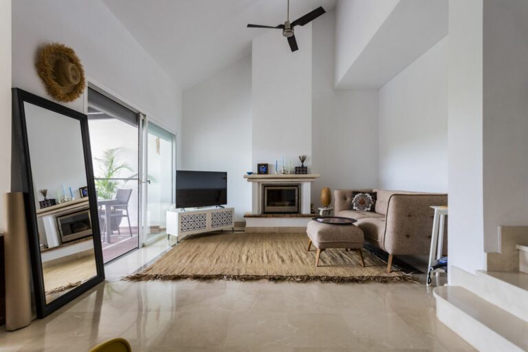 23697c3bd7a3ec8101240461eb414f36 - 7