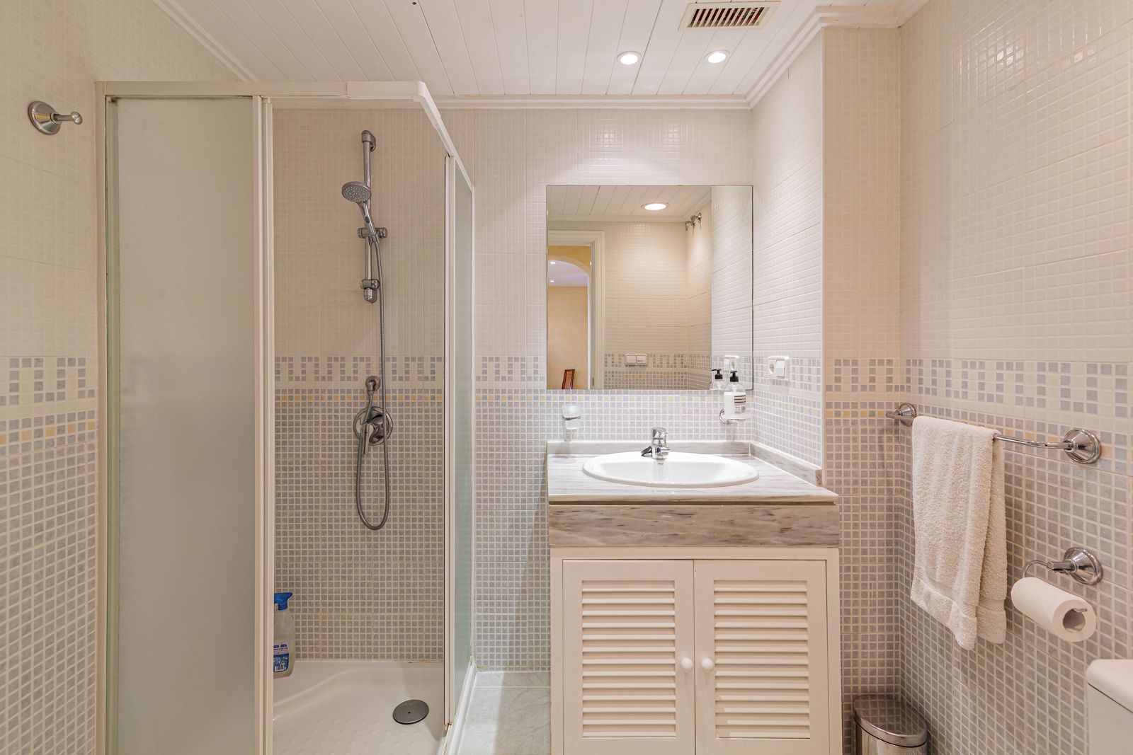 23f599f899a75760e08882d7a1a0b86e - 9