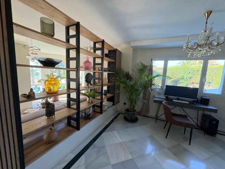 248ec893ba0f6739cf276de52ce8ce94 - 12