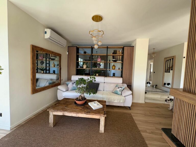 248ec893ba0f6739cf276de52ce8ce94 - 9