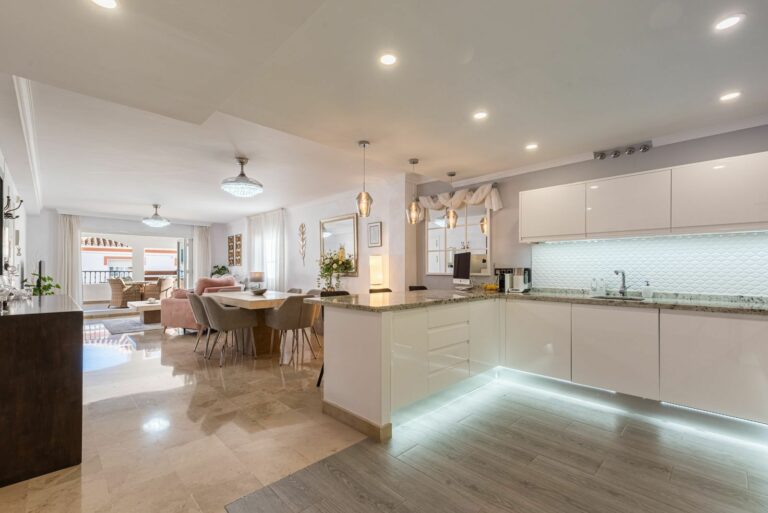 24d16de03fa714a629af02a5cfb4f8da - 12