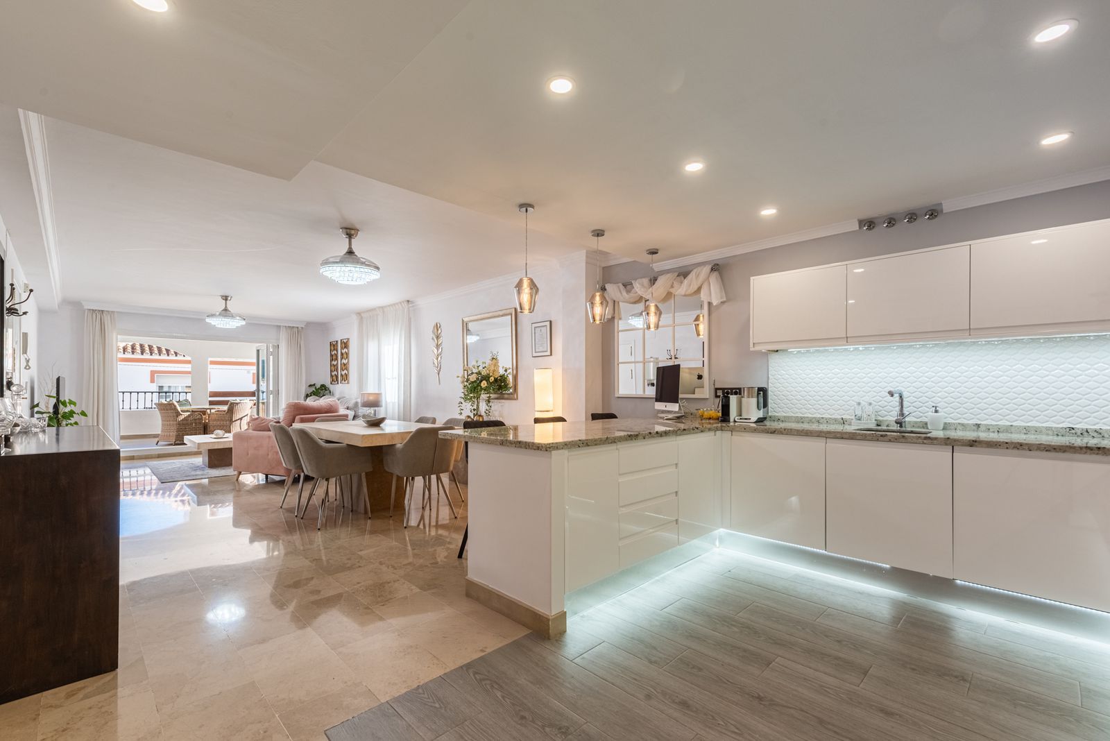 24d16de03fa714a629af02a5cfb4f8da - 12