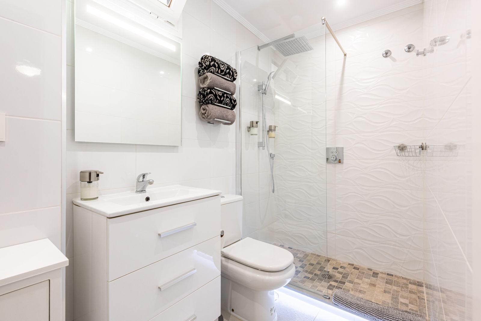 24d16de03fa714a629af02a5cfb4f8da - 15