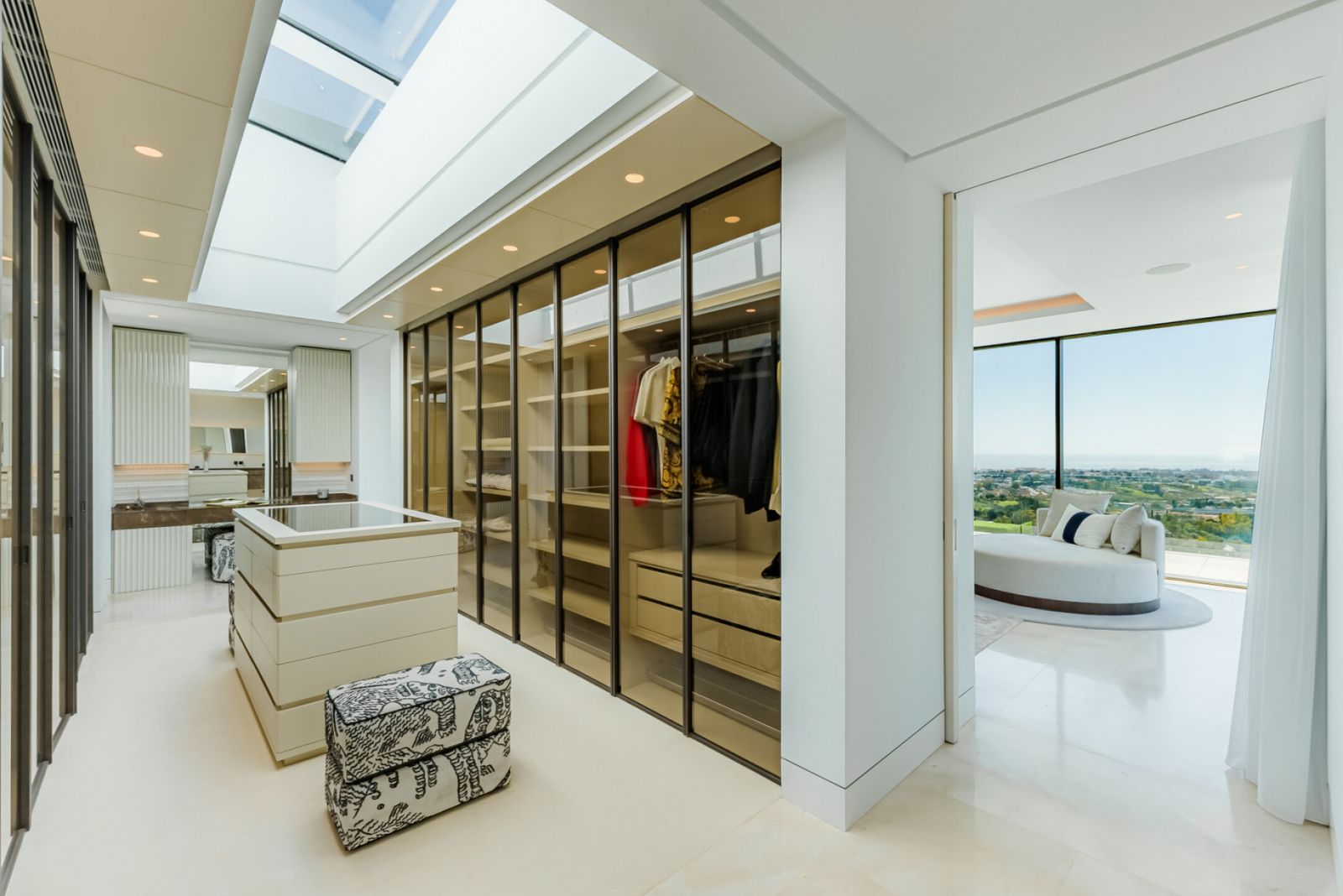 24f8e4a6f41a81d9ddf04e31dbd97bfc - 16