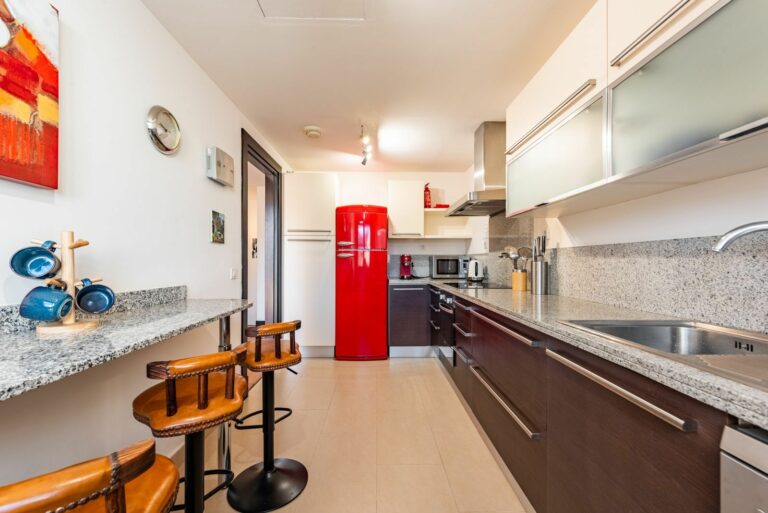 2673fa21883215109879fc2f961a5566 - 12