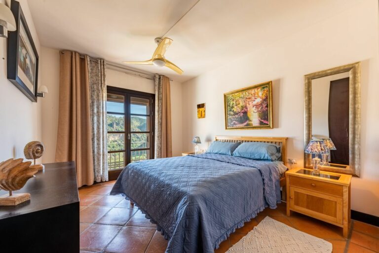 2673fa21883215109879fc2f961a5566 - 13