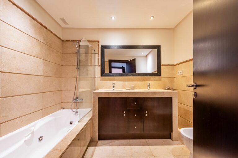 2673fa21883215109879fc2f961a5566 - 14