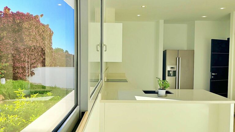 26872e3985fc6f09c3cb18274429f8a2 - 12