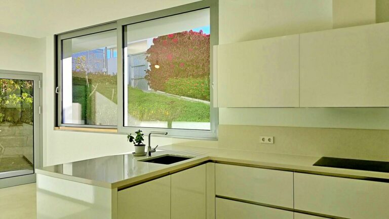 26872e3985fc6f09c3cb18274429f8a2 - 16