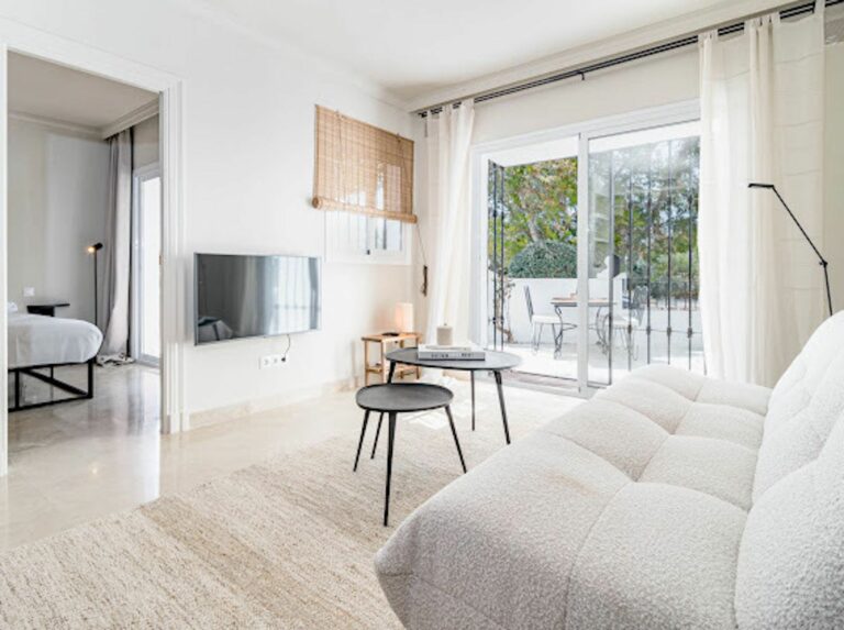 27e3cc0e8677232f0137e4ef464259dc - 4